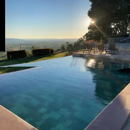 Villa Domus Clara Asís